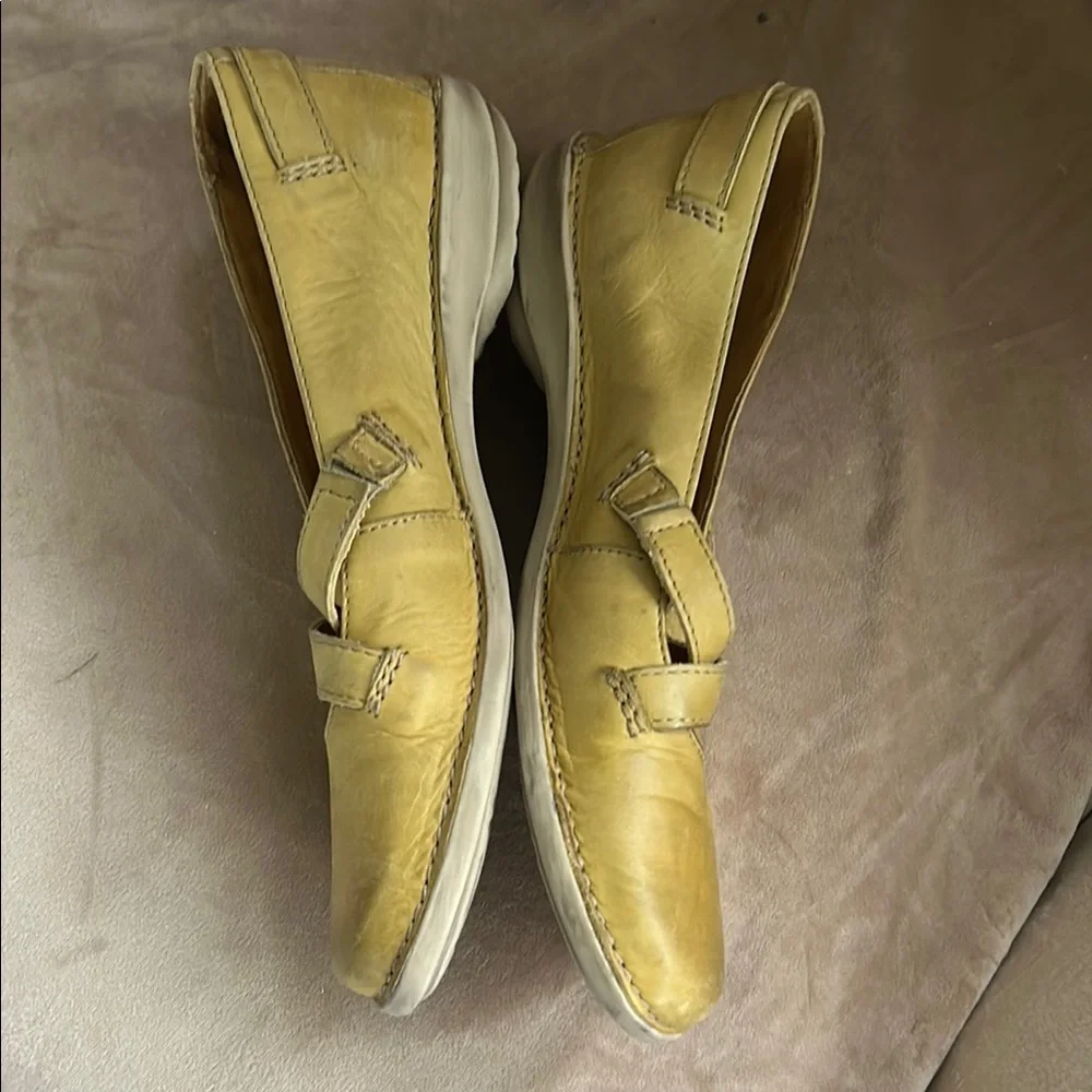 Hush Puppies Mustard Yellow Leather Slip-On Flats - Picture 2 of 7